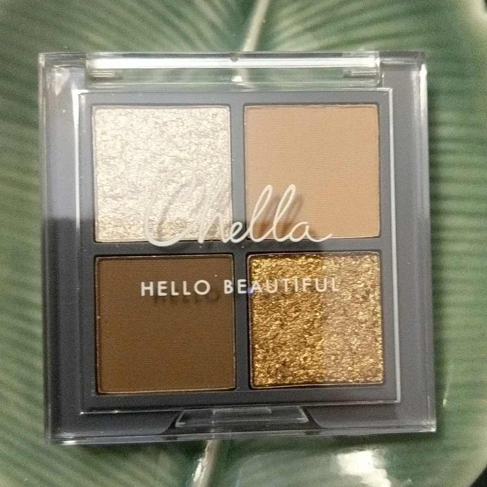 NWT Chella Eyeshadow Palette